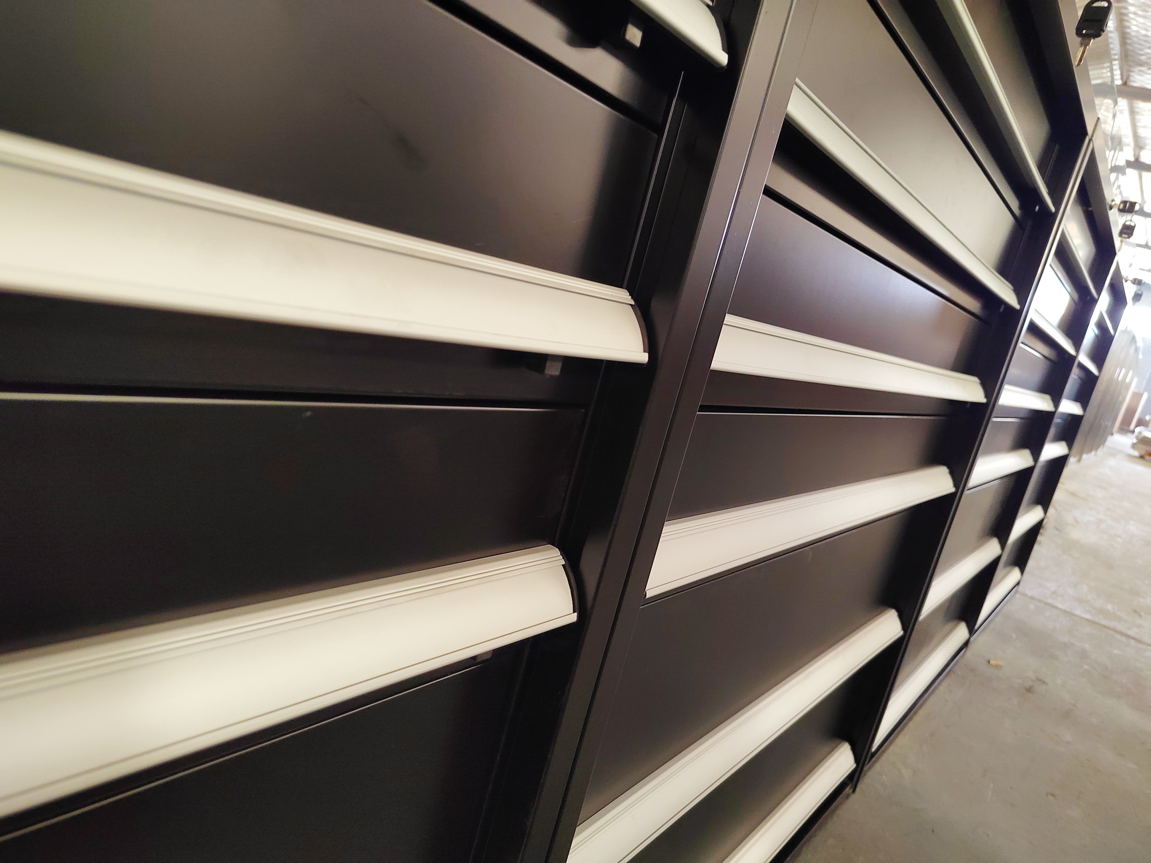 Industrial Steel Cabinet 30 Drawers Stainless Steel Top Modular Stackable Storage Garage Shelves Tool Trolley Low MOQ Customized
