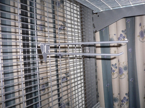 AU41 Outrigger Shelving with Chrome Wire Shelves in Supermarket 4 Post Gondola Shelving